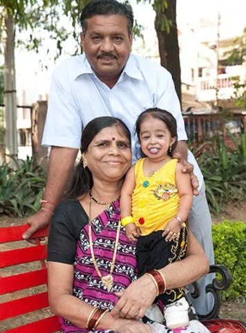 Jyoti su tėvais