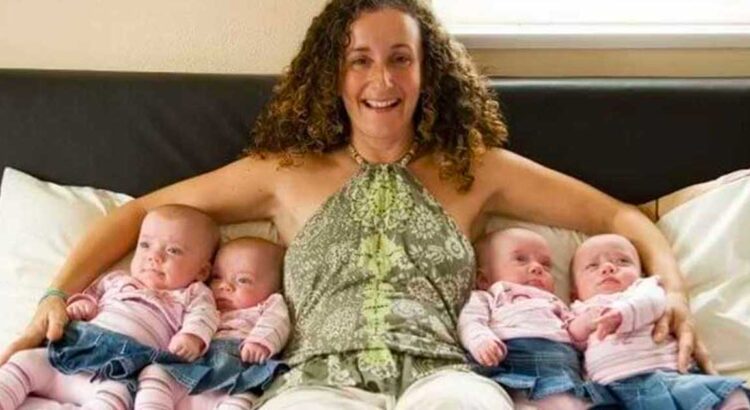Moteris susilaukė keturių identiškų dukrų, kurių net pati nesugebėjo atskirti. Štai kaip mergaitės atrodo po 16 metų